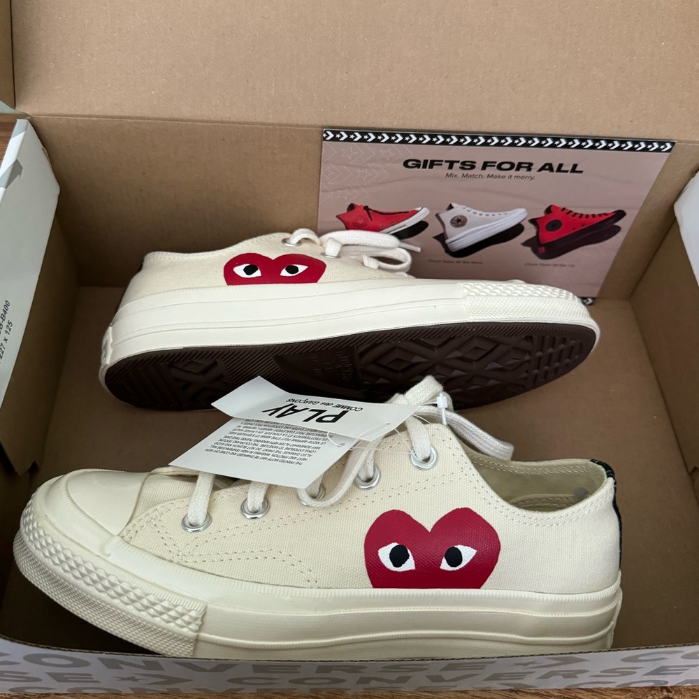 CDG Converse Chuck Taylor Play